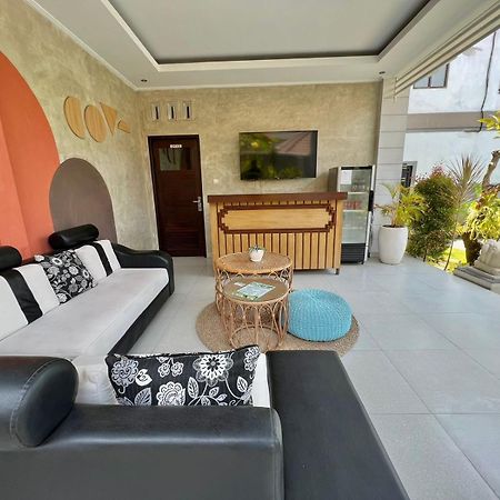 Cg Guesthouse Canggu Extérieur photo
